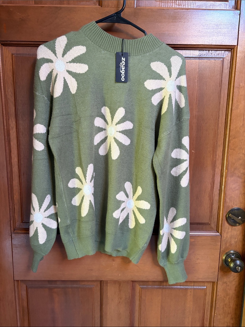 Zeagoo Olive Green Daisy Knit Sweater Size Small